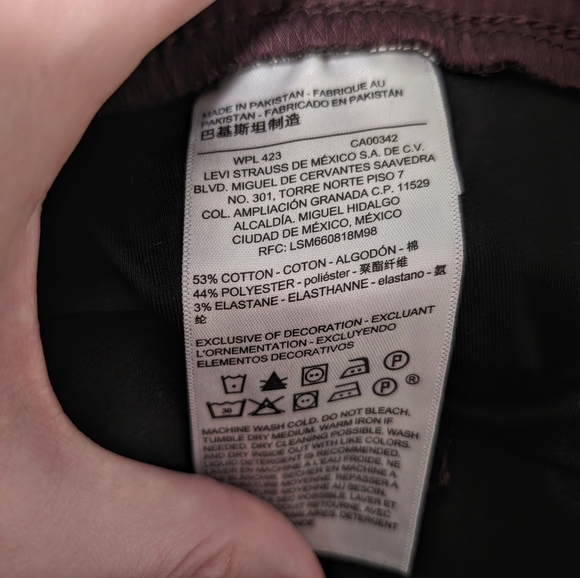 LIKE NEW Levi Shaping Pants maroon pull on skinny 14 long tall flattering fitted - Picture 10 of 11